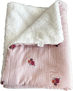 Couverture roses brodées