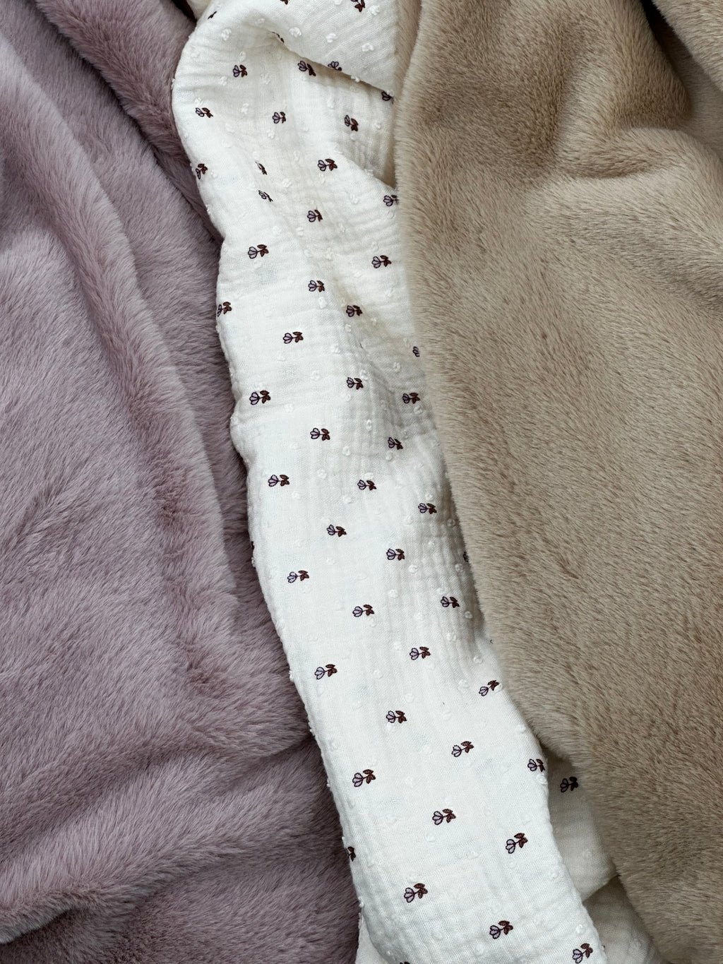 Couverture Plumetis mini fleur